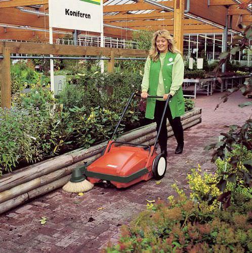 Подметальная машина с двигателем Sweepmaster M600 фото 6